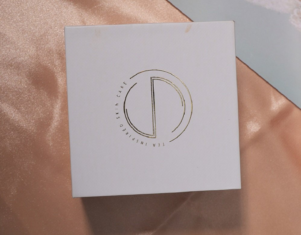Cosmetic Packaging- Magnetic Gift Boxes
