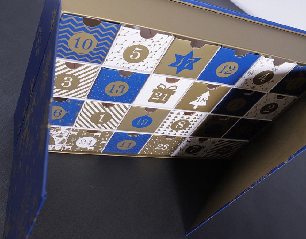 Bifold Magnetic Packaging for Calendar