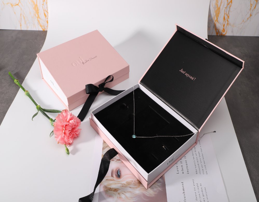 Gift Box Packaging with Ribbon