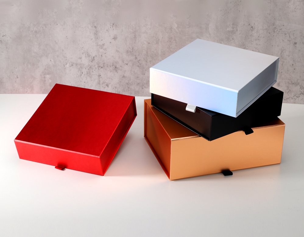 HC-F08 Classic Folding Box with Ribbon Handle