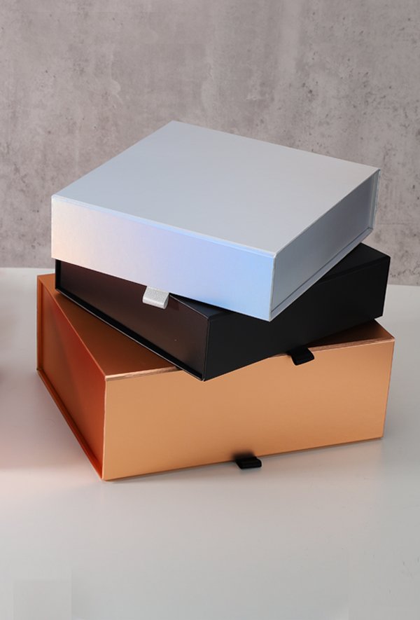 HC-F08 Classic Folding Box with Ribbon Handle