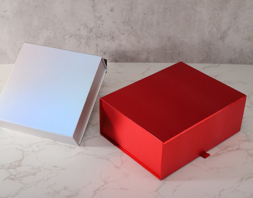 HC-F08 Classic Folding Box with Ribbon Handle