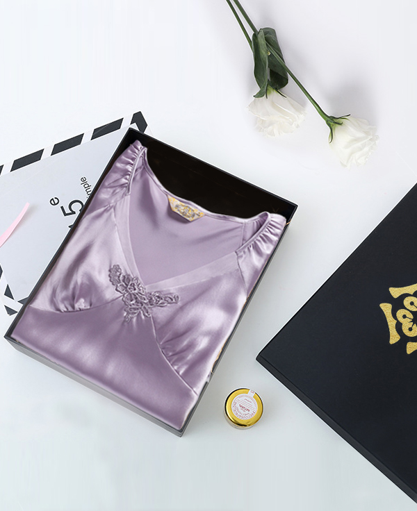 Gift box packaging for Mulberry Silk products