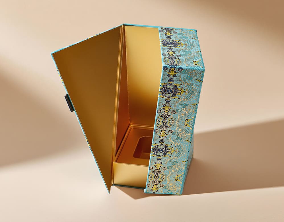 Folding Gift Box With Heart Window For Cosmetics